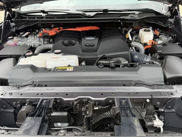 Used 2023 Toyota Sequoia SR5 w/ SR5 Premium Package image 33