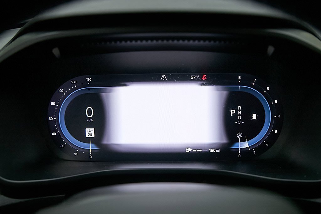 Certified 2023 Volvo XC40 B5 Plus image 27