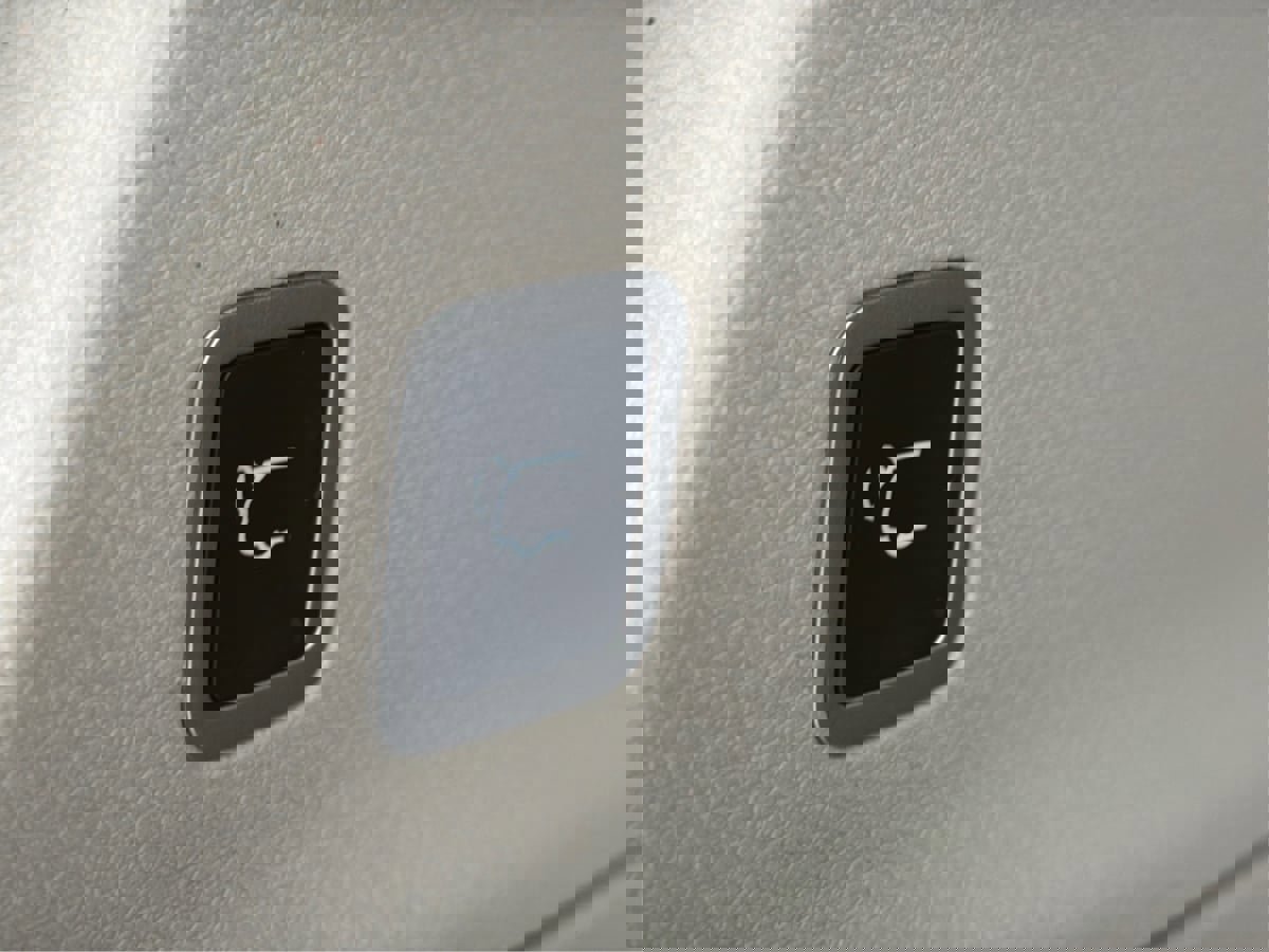 Used 2021 Chrysler Pacifica Touring-L image 22