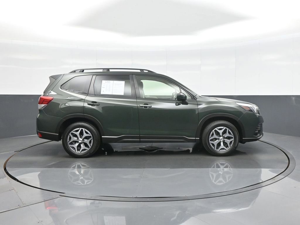 Used 2024 Subaru Forester Premium image 8