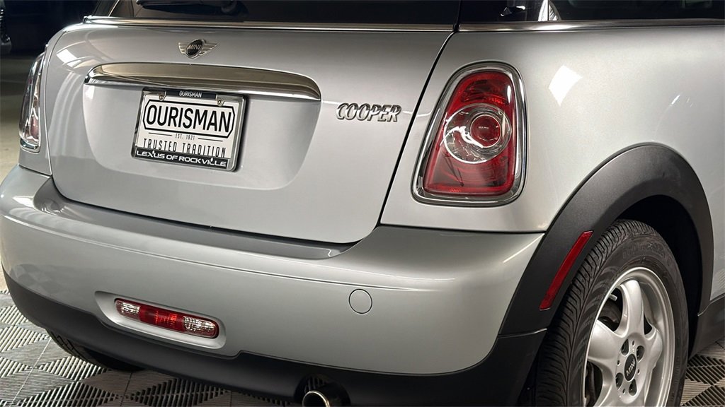 Used 2011 MINI Cooper Hardtop image 6