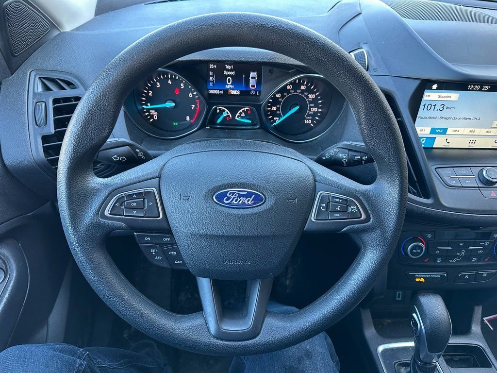 Used 2019 Ford Escape SE image 2