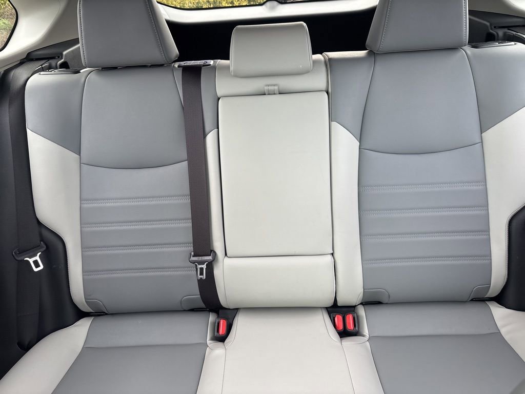 Used 2020 Toyota RAV4 XLE Premium image 26