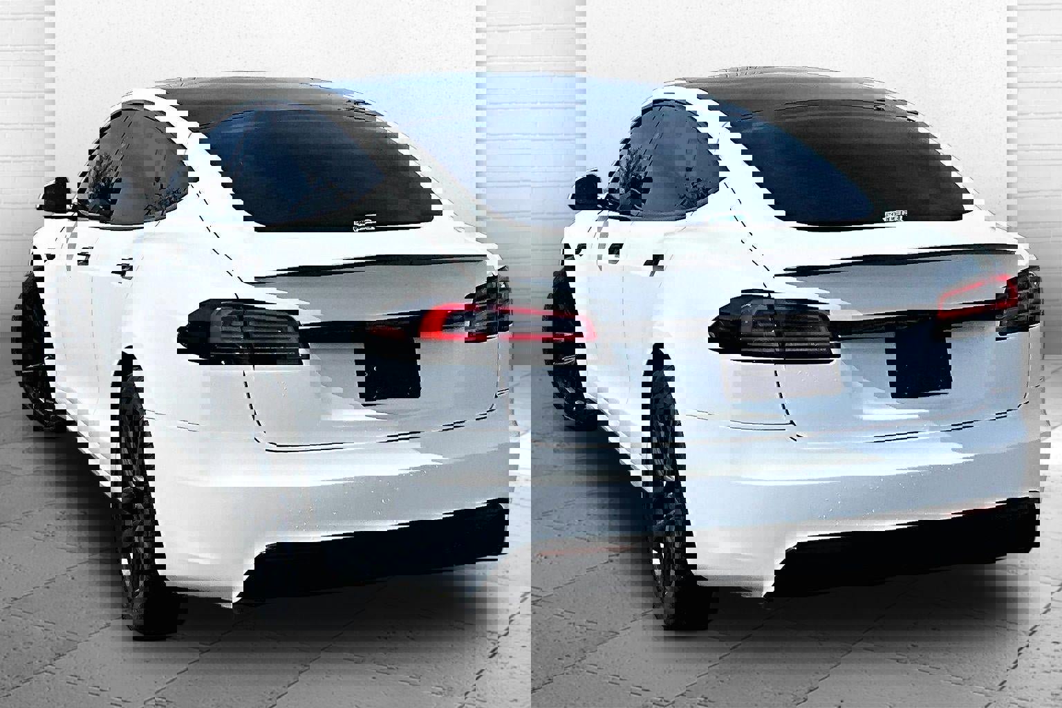 Used 2023 Tesla Model S Plaid image 9