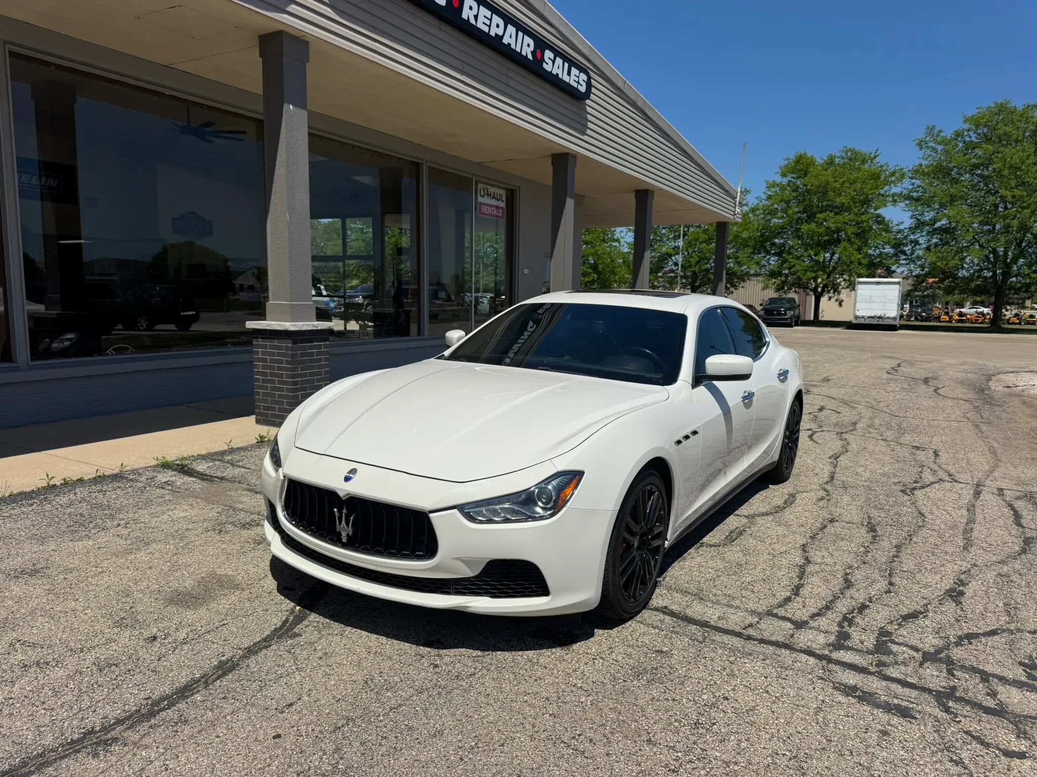 Used 2015 Maserati Ghibli RWD image 1