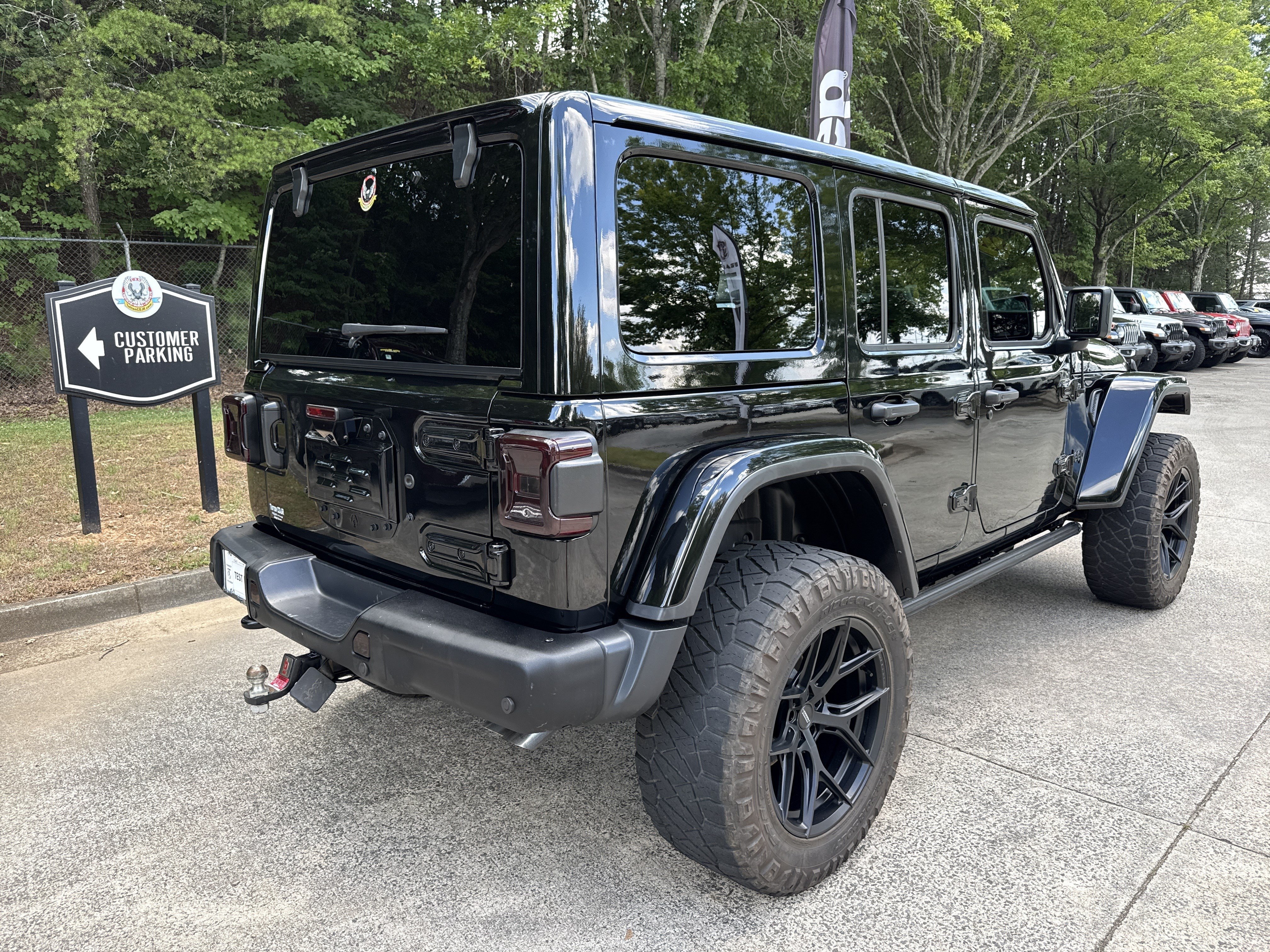 Used 2022 Jeep Wrangler Unlimited Rubicon w/ Trailer Tow Package AWD/4WD image 7