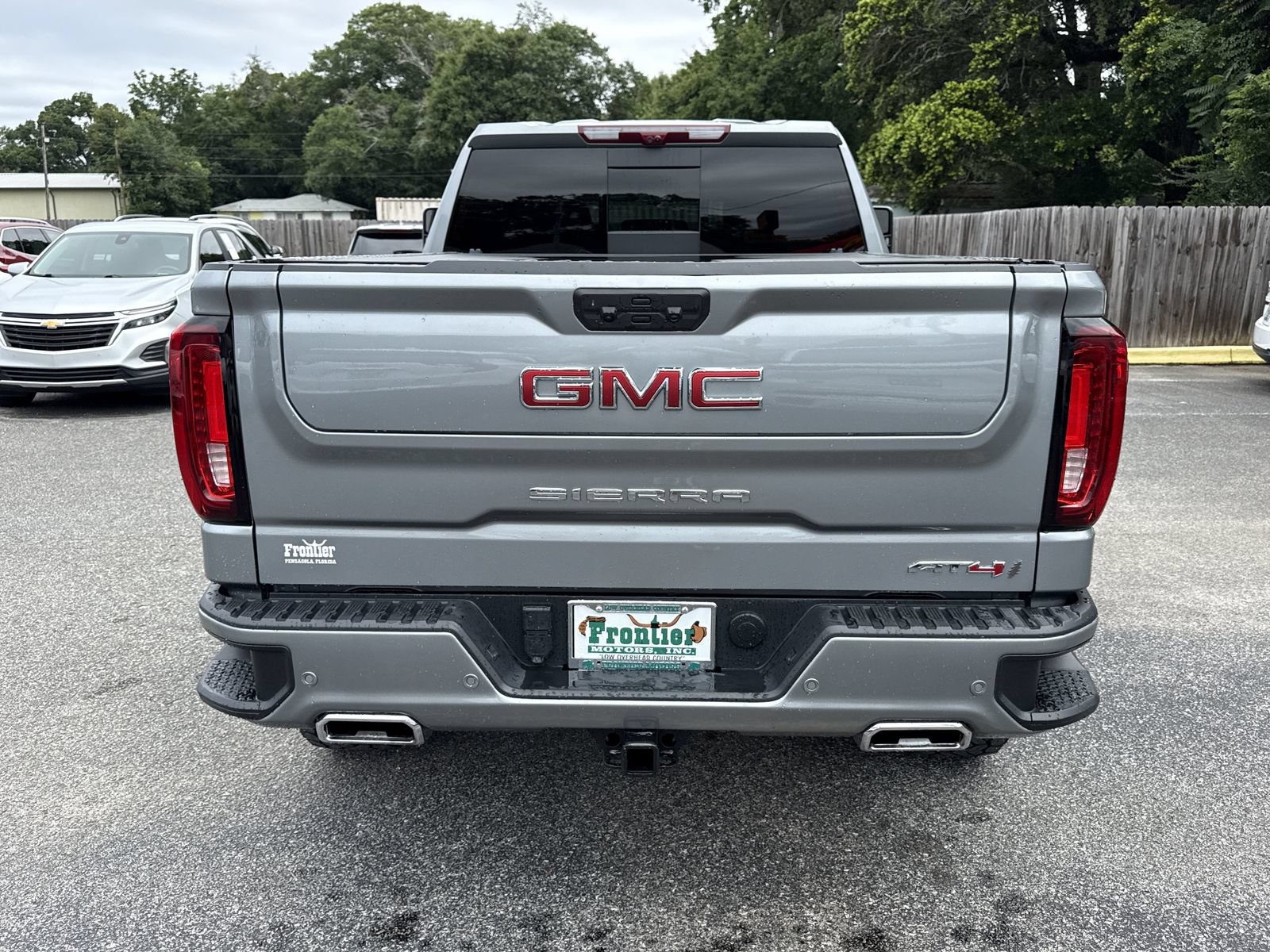 Used 2024 GMC Sierra 1500 AT4 w/ Technology Package AWD/4WD image 4