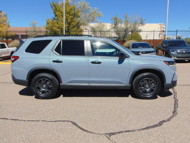Certified 2024 Honda Pilot TrailSport image 3