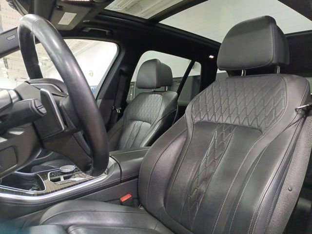 Used 2025 BMW X5 xDrive50e image 14