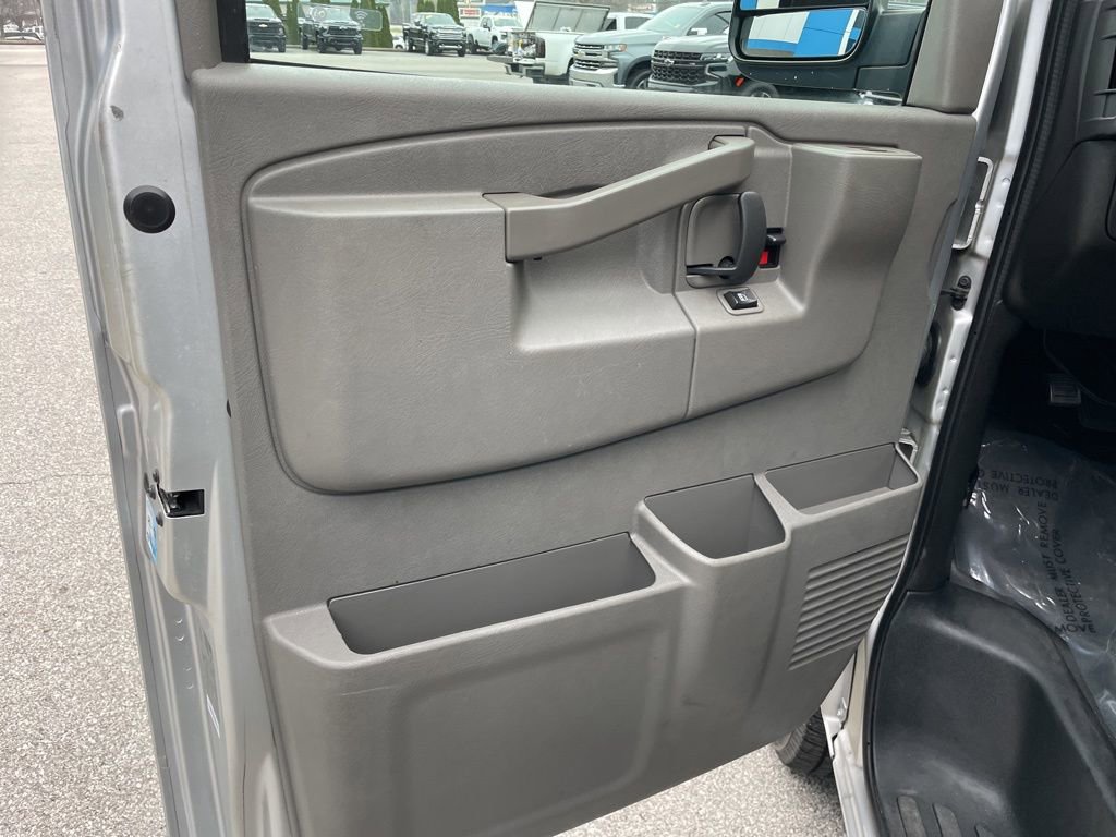 Used 2020 Chevrolet Express 2500 LS w/ Driver Convenience Package image 5