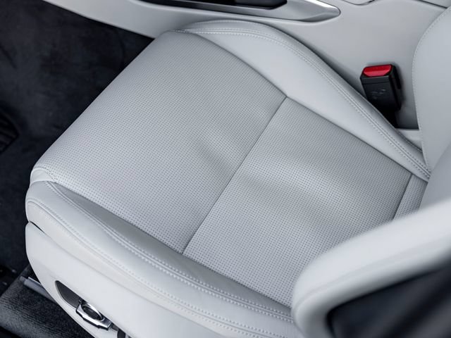 Certified 2025 Jaguar F-PACE R-Dynamic S AWD/4WD image 15