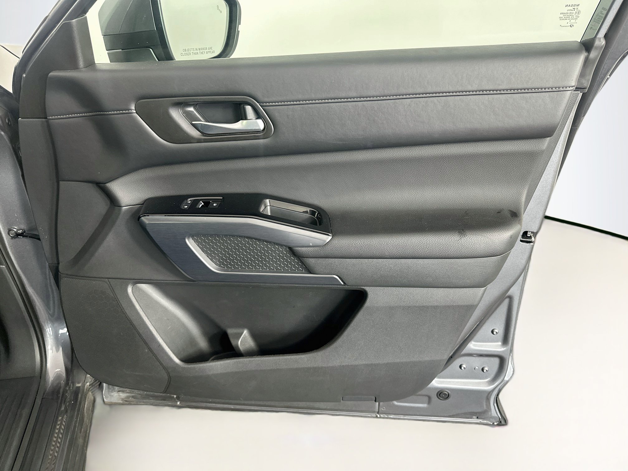 Used 2025 Nissan Pathfinder SL AWD/4WD image 35