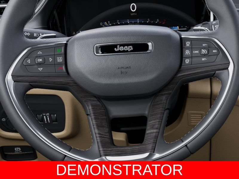 New 2025 Jeep Grand Cherokee Limited w/ Black Appearance Package AWD/4WD image 19
