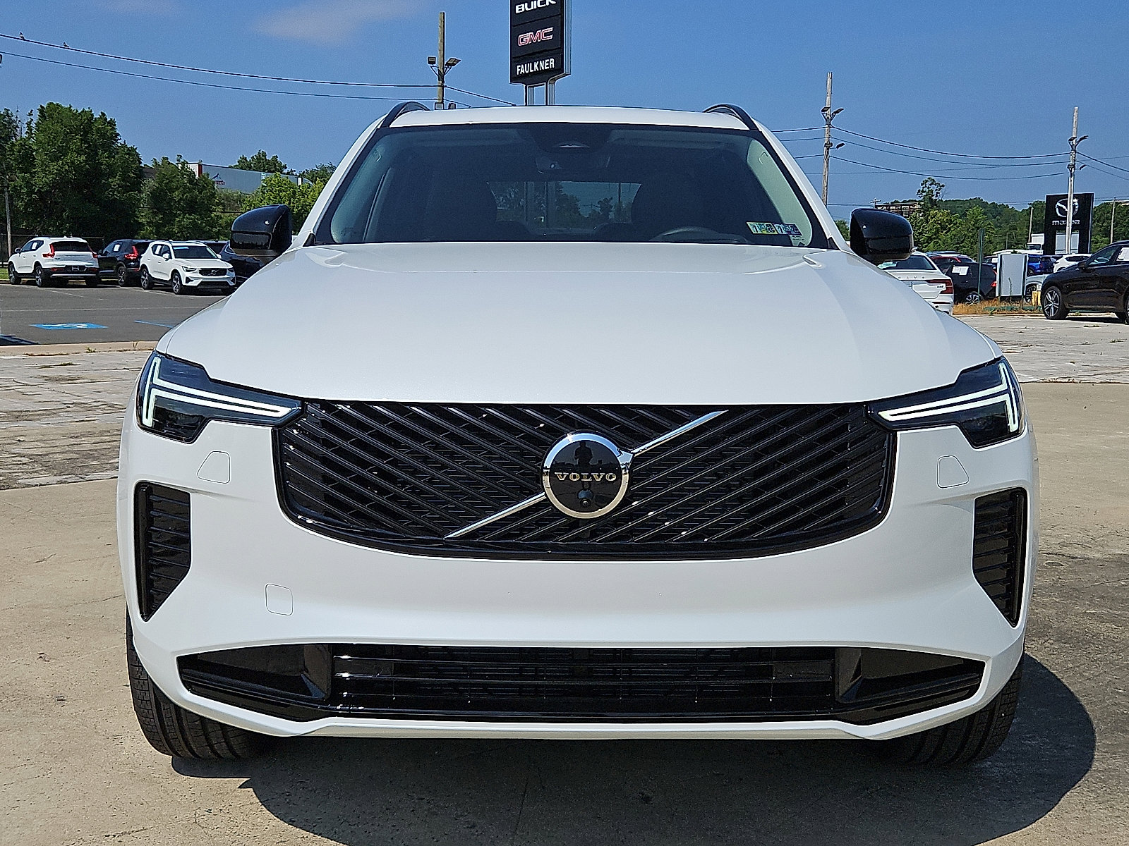 New 2026 Volvo XC90 B6 Ultra image 2