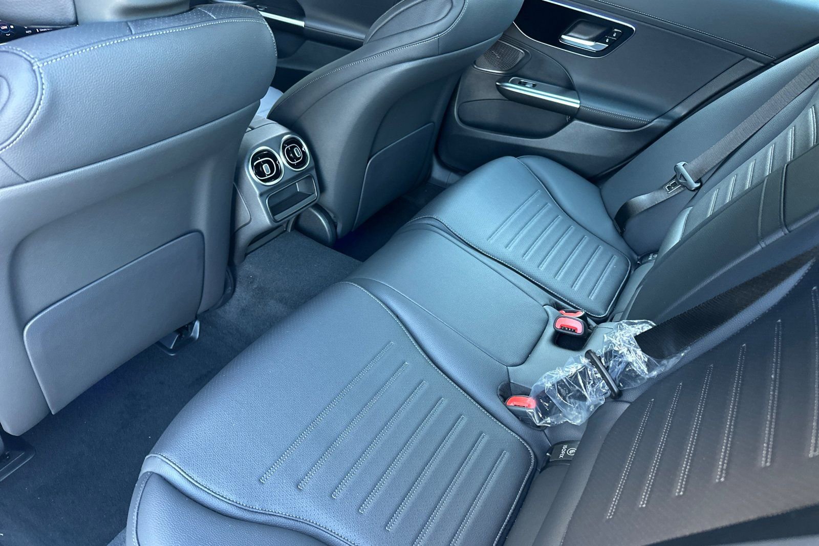 New 2025 Mercedes-Benz C 300 4MATIC Sedan image 10