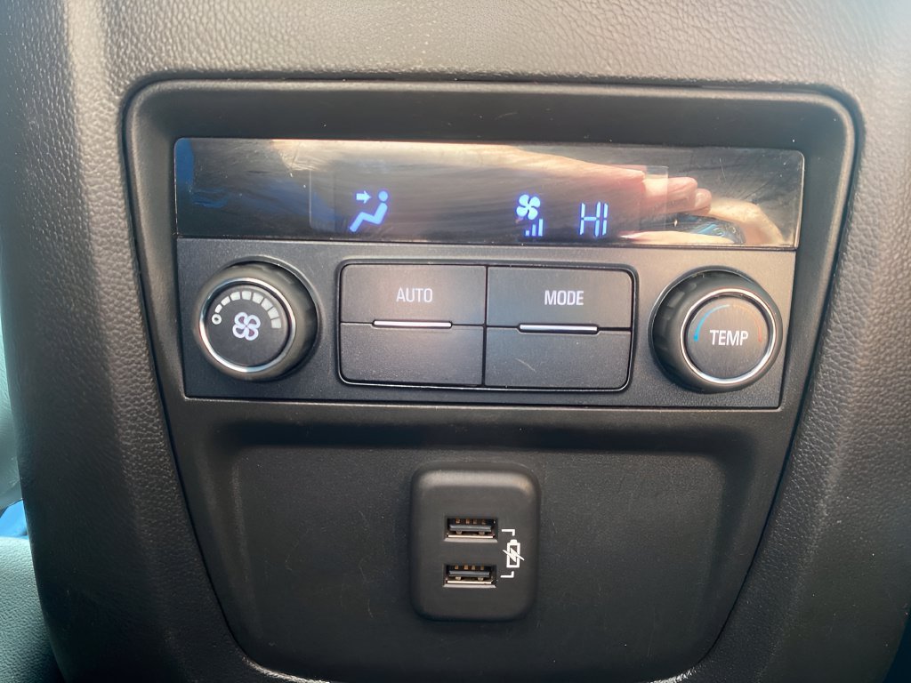 Used 2019 Buick Enclave Essence FWD image 15