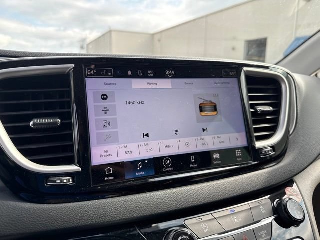 Used 2022 Chrysler Pacifica Touring-L FWD image 24