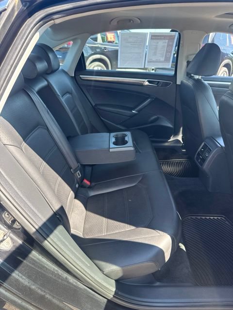 Used 2017 Volkswagen Passat 1.8T SE FWD image 16