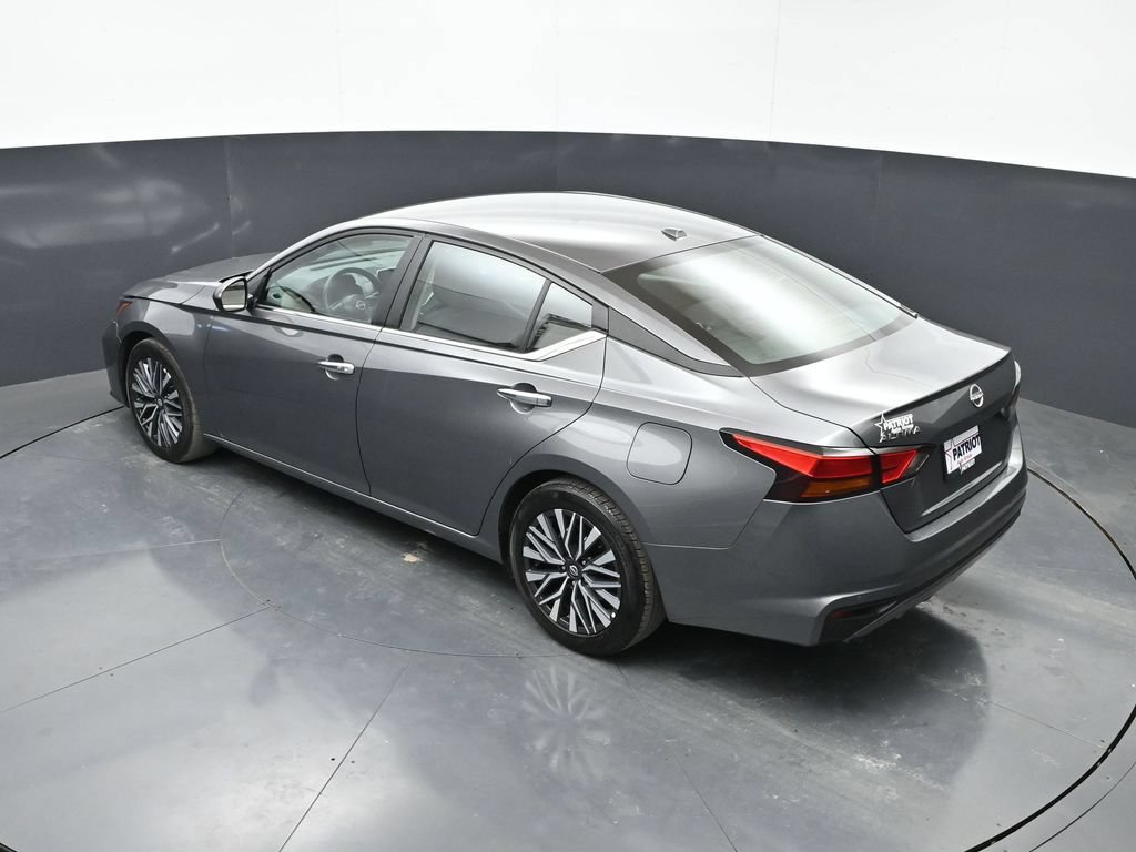 Used 2025 Nissan Altima 2.5 SV FWD image 25