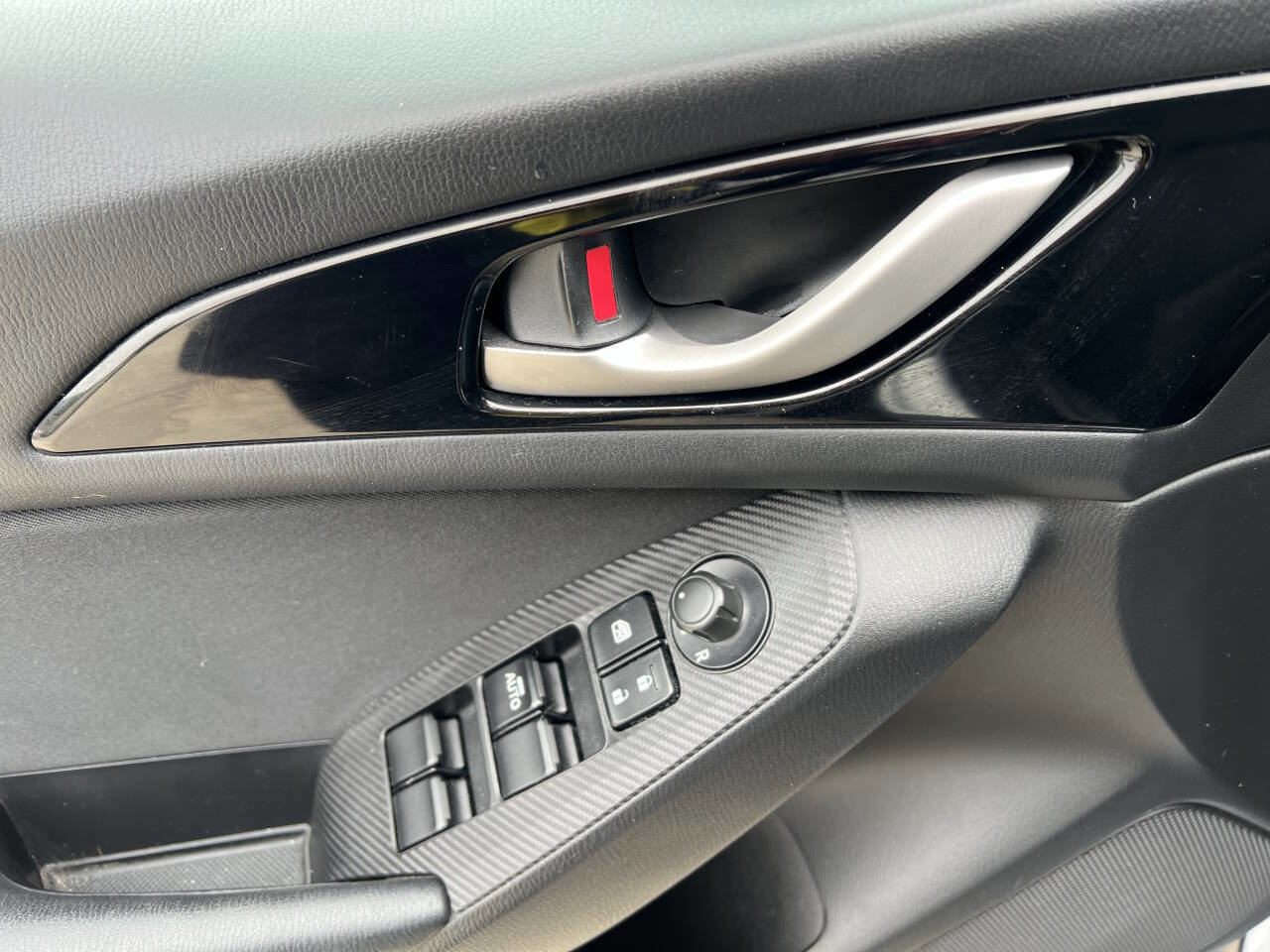 Used 2014 MAZDA MAZDA3 i Touring image 22