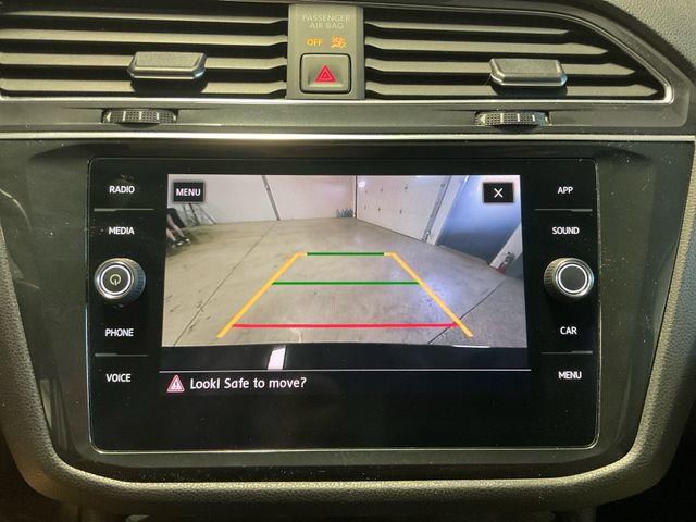 Used 2020 Volkswagen Tiguan SE image 22