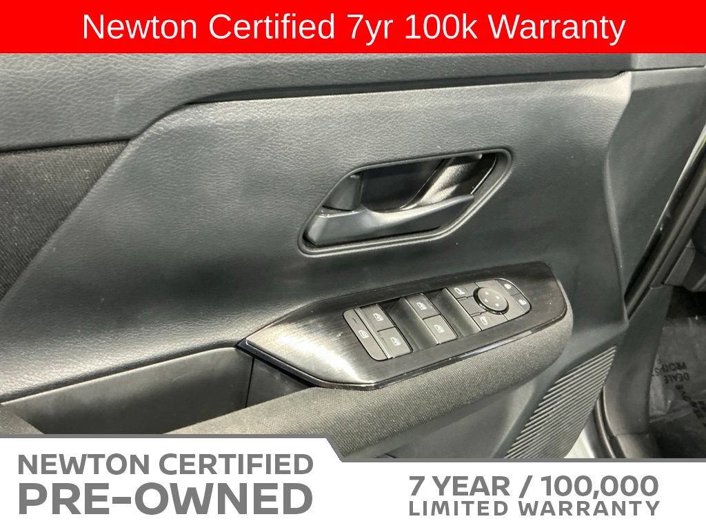 Used 2025 Nissan Kicks S FWD image 31