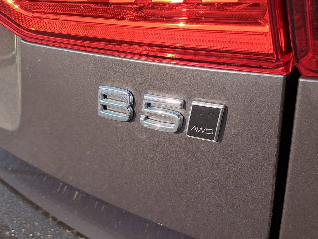 Used 2023 Volvo XC60 B5 Ultimate w/ Climate Package image 31