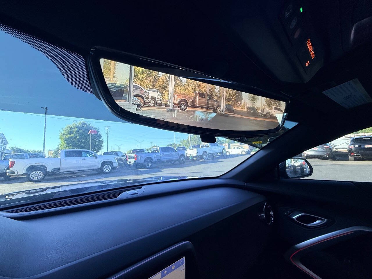 Used 2019 Chevrolet Camaro ZL1 RWD image 30
