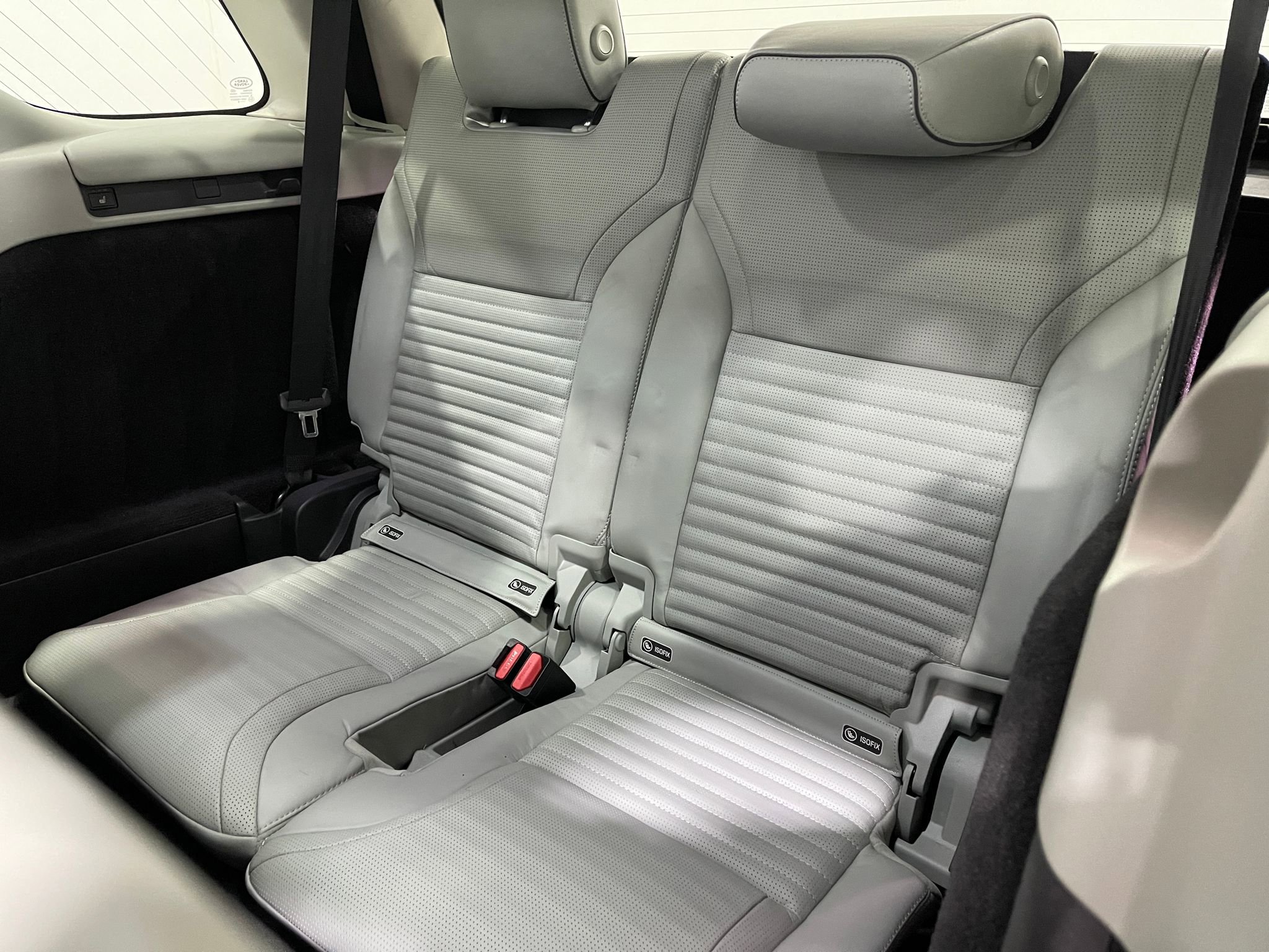 Used 2018 Land Rover Discovery HSE Luxury AWD/4WD image 31