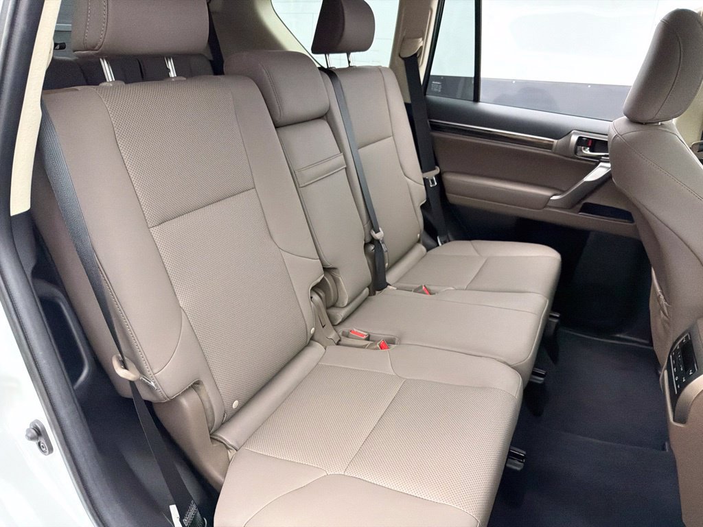 Used 2023 Lexus GX 460 Premium w/ Premium Package AWD/4WD image 30