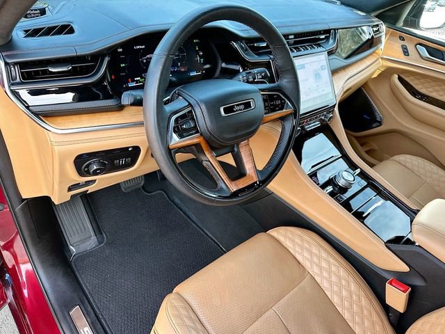 Used 2024 Jeep Grand Cherokee Summit image 19