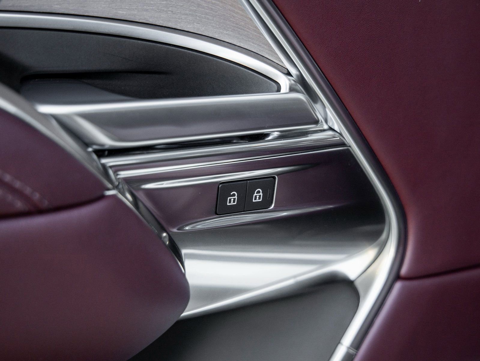 Used 2023 Land Rover Range Rover Autobiography image 18