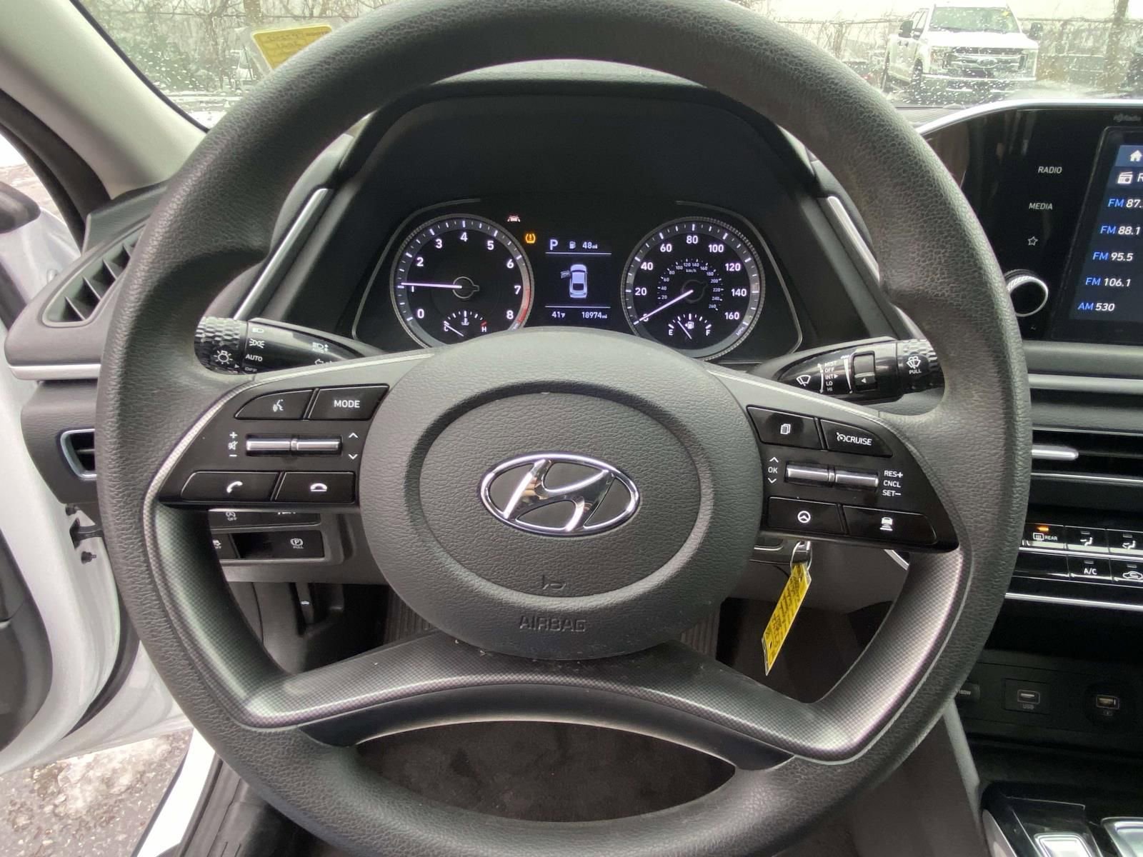 Used 2021 Hyundai Sonata SE w/ Preferred Accessory Package image 18
