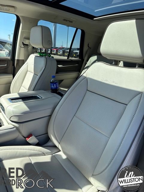 Used 2023 GMC Yukon Denali w/ LPO, Floor Liner Package AWD/4WD image 9