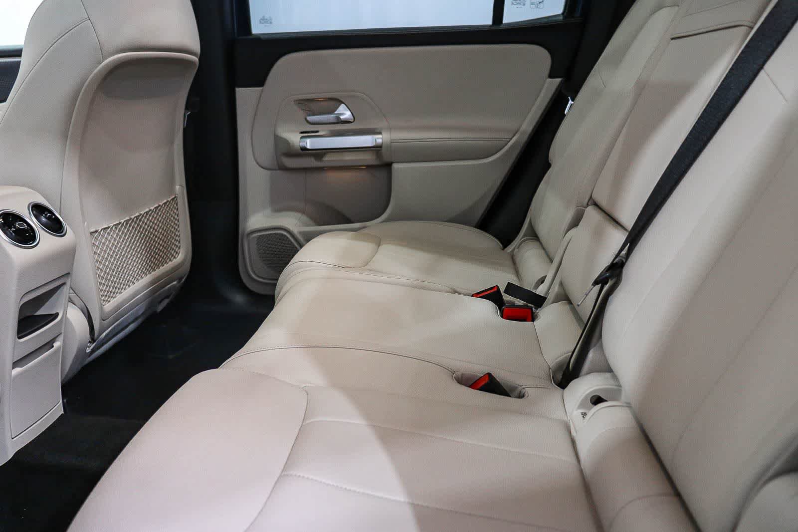 Used 2022 Mercedes-Benz GLB 250 image 19