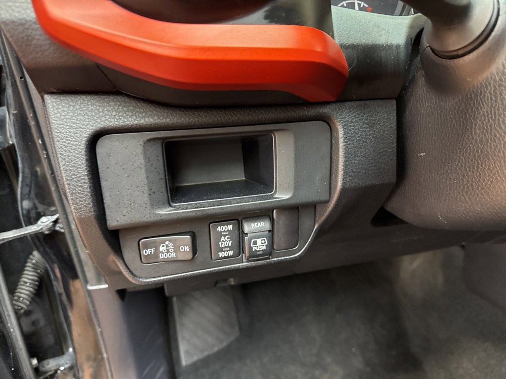 Used 2017 Toyota Tacoma TRD Sport image 22