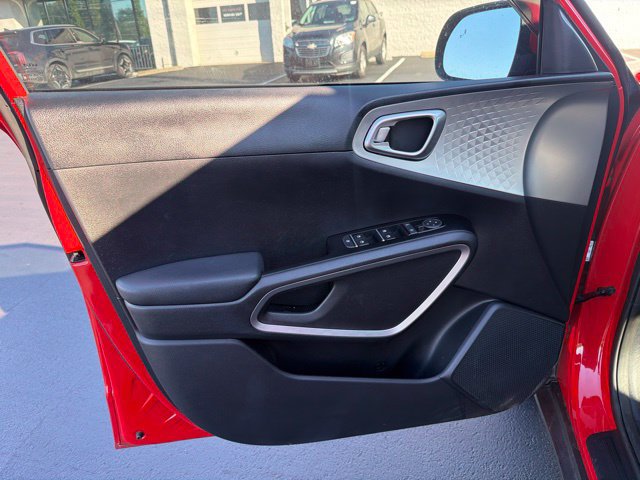 Certified 2024 Kia Soul LX w/ LX Technology Package FWD image 39