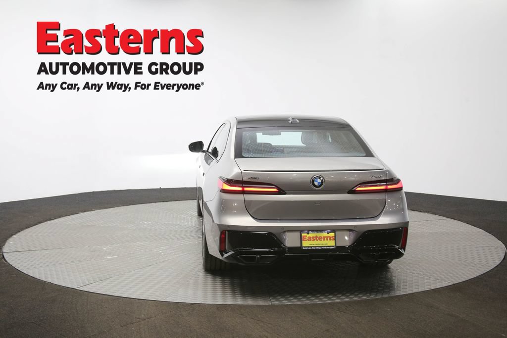 Used 2023 BMW 760i xDrive w/ Executive Package AWD/4WD image 40