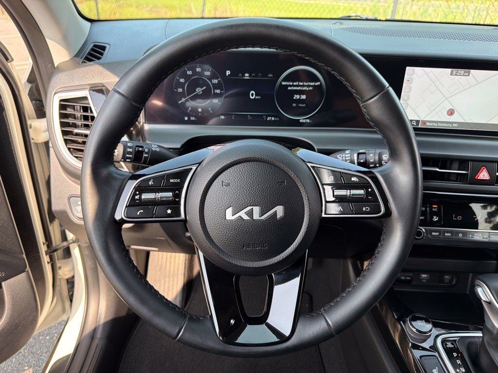 Certified 2024 Kia Seltos X-Line AWD/4WD image 15