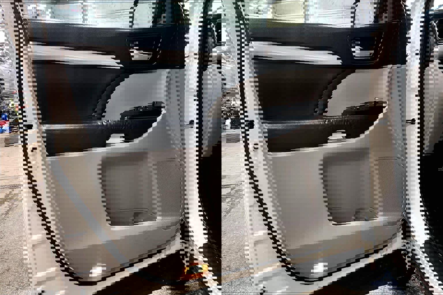 Used 2014 Toyota Highlander XLE image 22