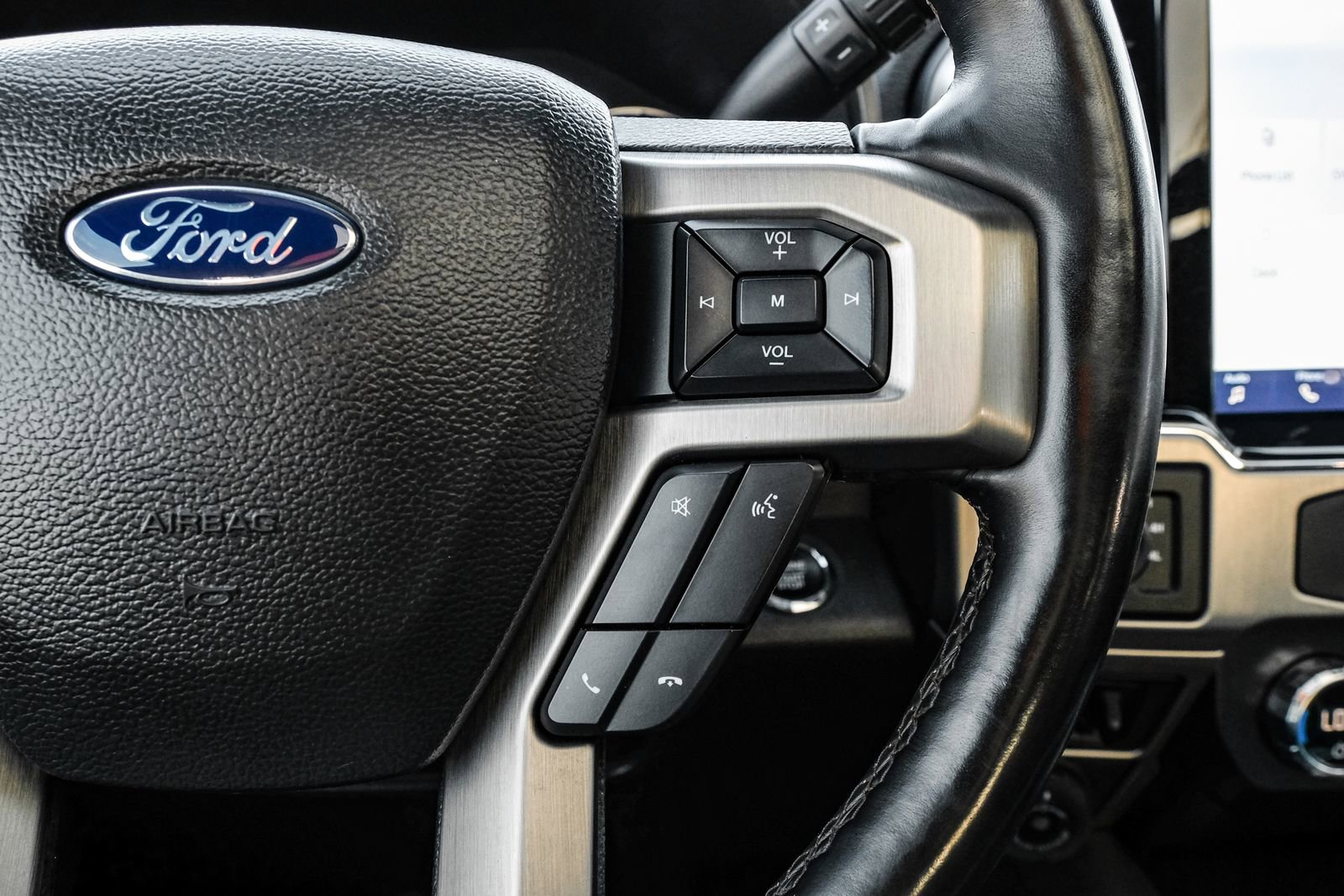 Used 2022 Ford F250 Platinum w/ FX4 Off-Road Package AWD/4WD image 23