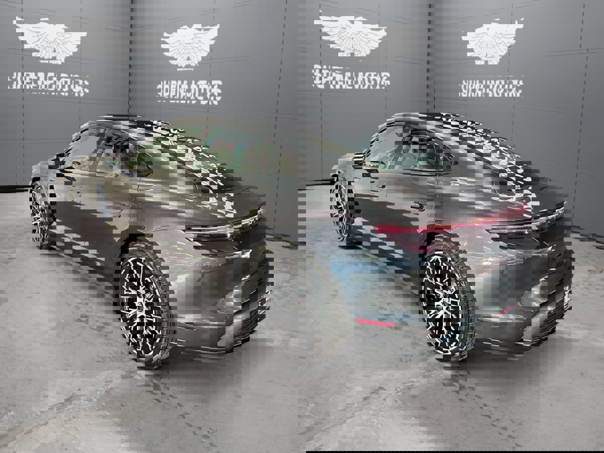 Used 2021 Porsche Taycan image 7