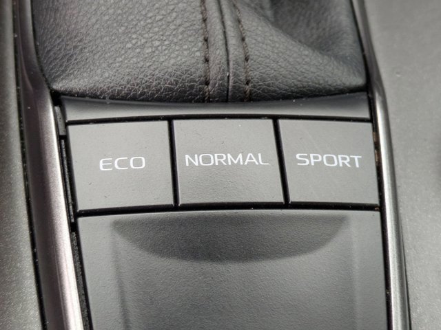 Used 2024 Toyota Camry SE image 21