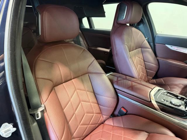 Used 2025 BMW 760i xDrive w/ Executive Package image 84