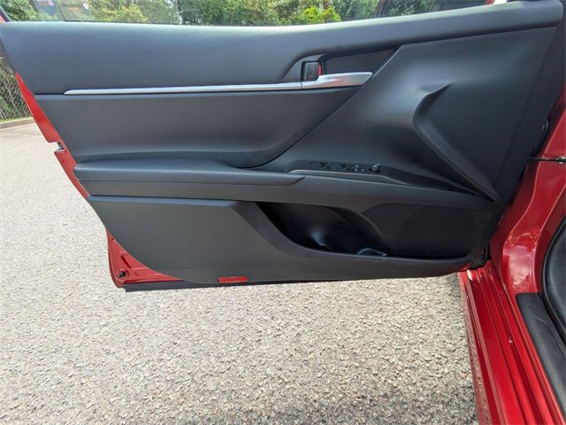 Used 2024 Toyota Camry SE image 8