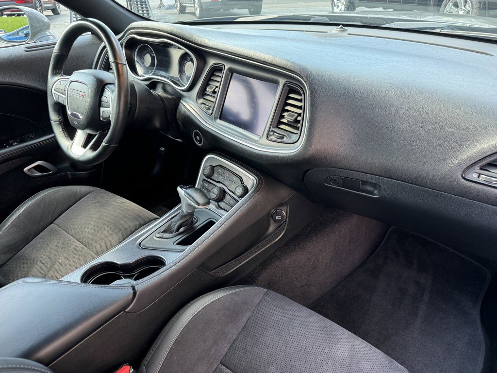 Used 2018 Dodge Challenger R/T Scat Pack w/ Leather Interior Group RWD image 9