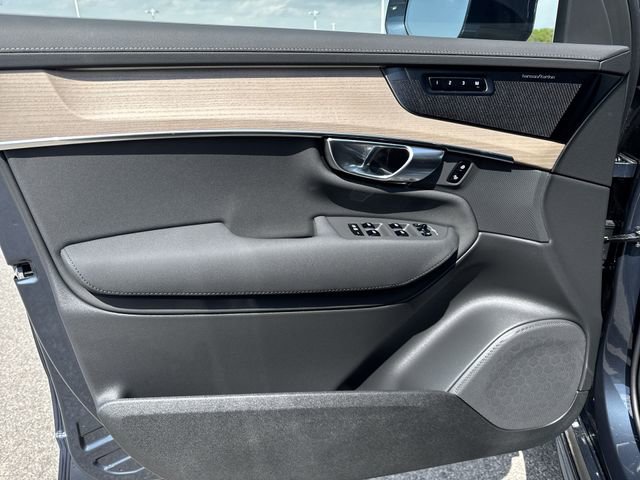 New 2026 Volvo XC90 B6 Plus w/ Protection Package Premier AWD/4WD image 23