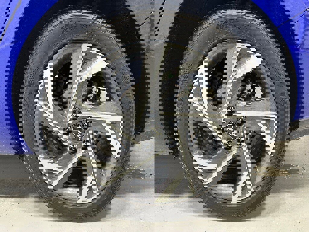 Used 2025 Hyundai Elantra SEL w/ Cargo Package image 62