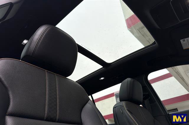 Certified 2025 Chevrolet Traverse High Country image 22