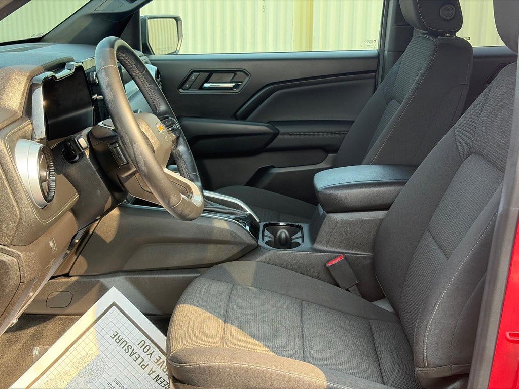 Used 2023 Chevrolet Colorado LT w/ LT Convenience Package II AWD/4WD image 19